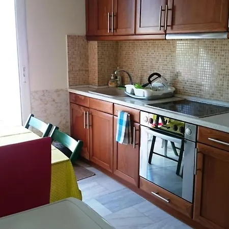 Apartment 2 Very Close To Kalamata