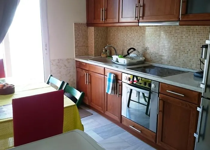 Apartment 2 Very Close To Kalamata
