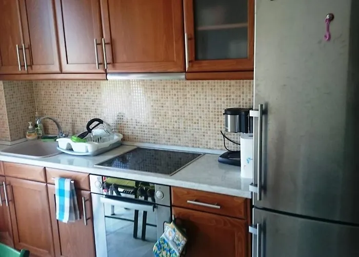 2 Very Close To Apartment *