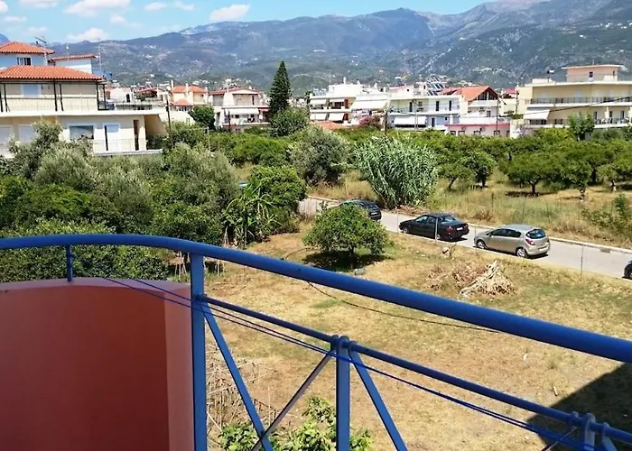 2 Very Close To Apartment *